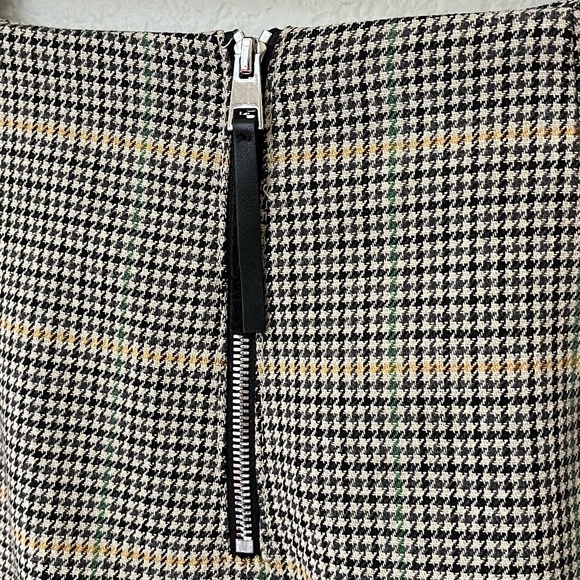 A.L.C | Plaid Print Mini Skirt with Leather Trim Embellishment | Size 2 - Picture 9 of 10